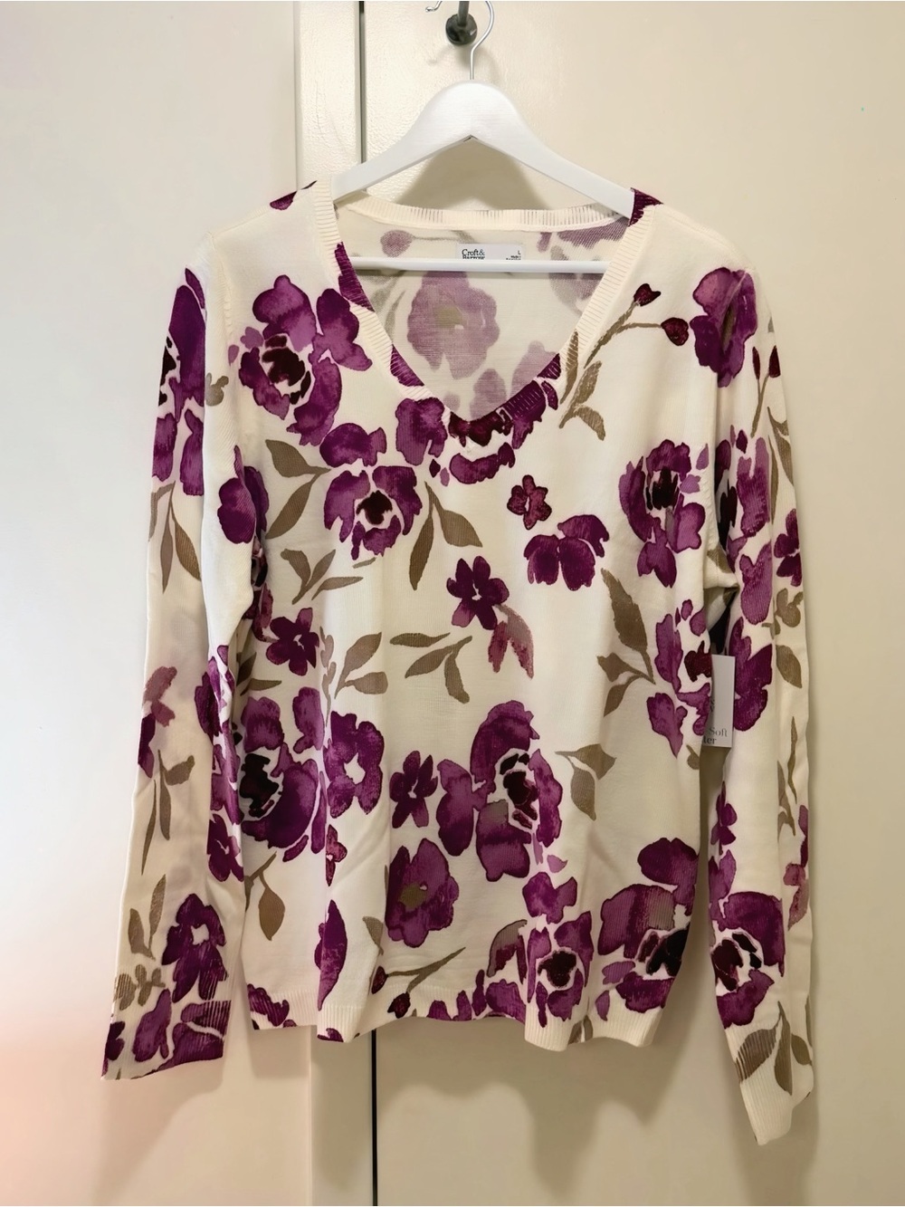 Croft & Barrow Purple Floral V-Neck Pullover Sweater